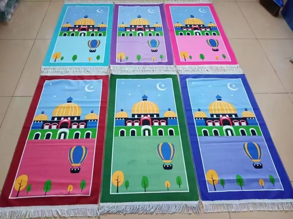 Islamic Prayer Mat Set for Kids with Tasbeeh Beads, Digital Zikr Counter Ring & Camera – Eid Ramadan Gift - Image 6